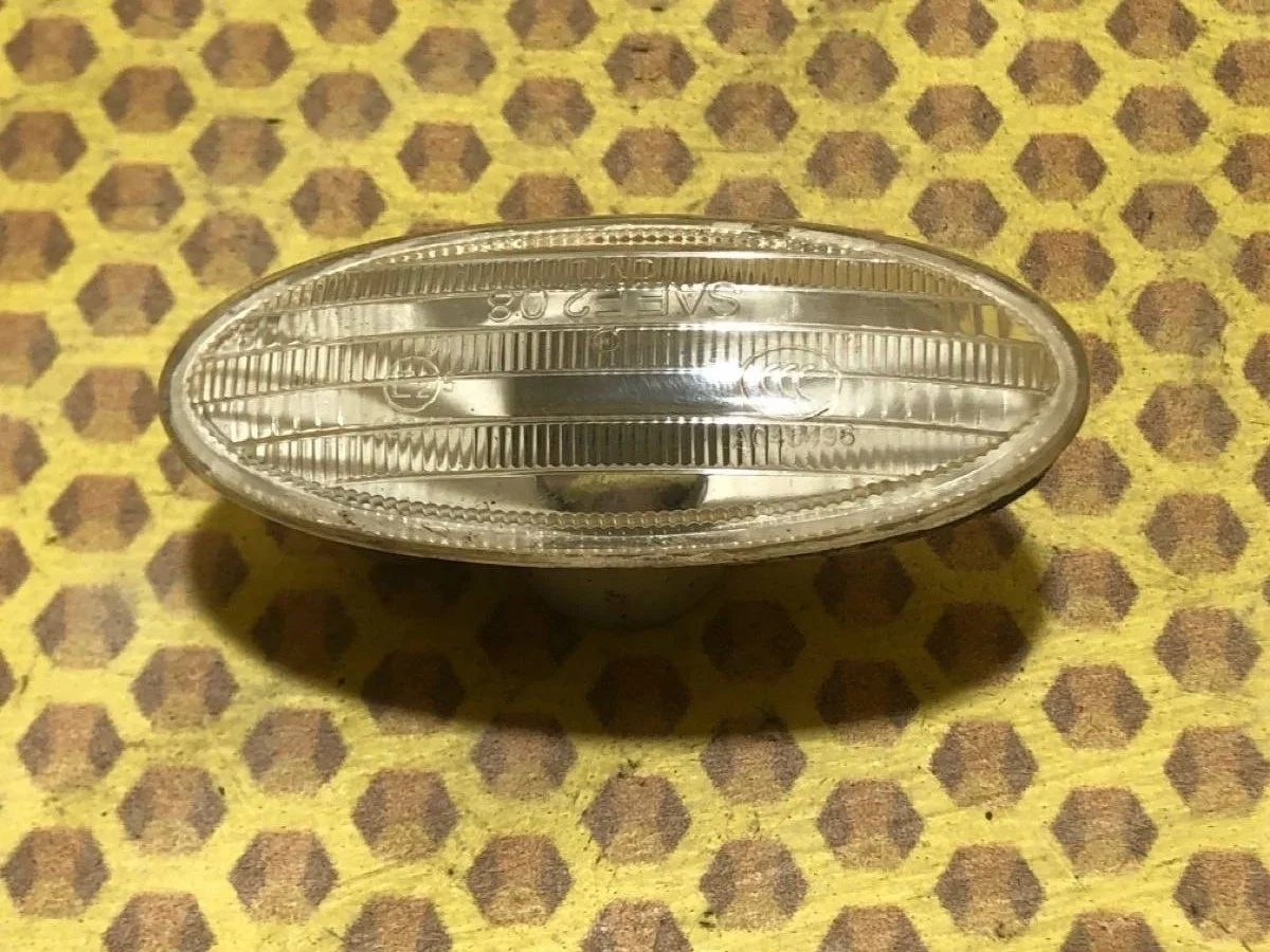 Поворотник в крыло Nissan QASHQAI 2011 261608990A J10 MR20DE