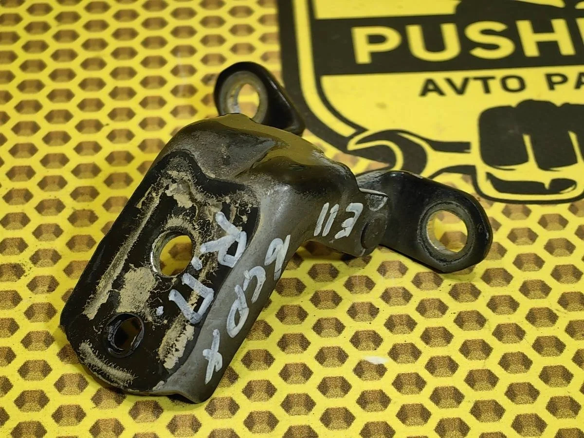 Петля двери Nissan Note 2009 824202F030 E11 CR14DE, передняя правая