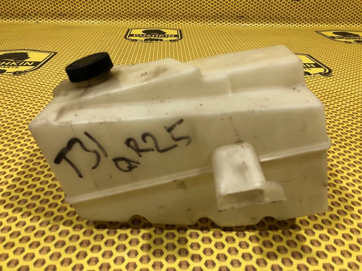 Бачок расширительный Nissan X-Trail 2008 21711JG000 T31 QR25DE