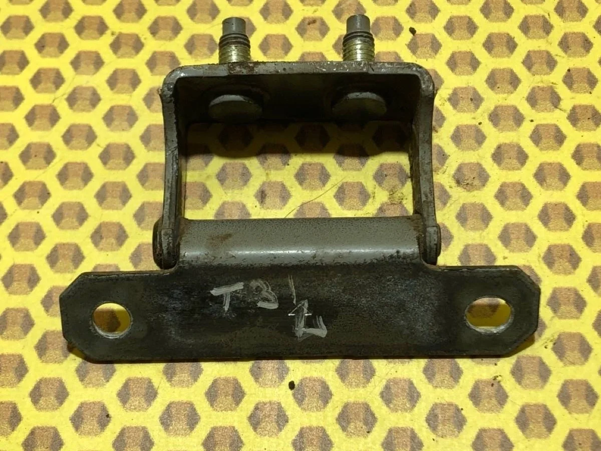 Петля багажника Nissan X-TRAIL 2008 90400JG000 T31 QR25DE