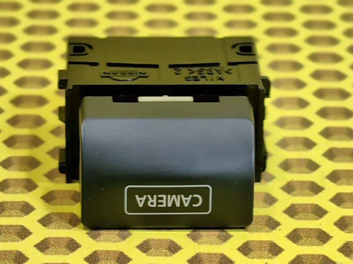 Кнопка CAMERA Nissan QASHQAI 2011 25210JE20A J10 MR20DE