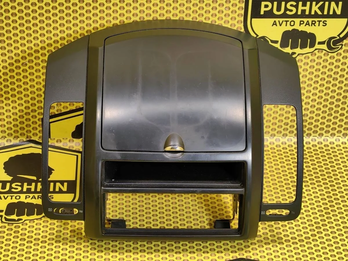 Вещевой отсек Nissan Note 2009 682609U000 E11 CR14DE