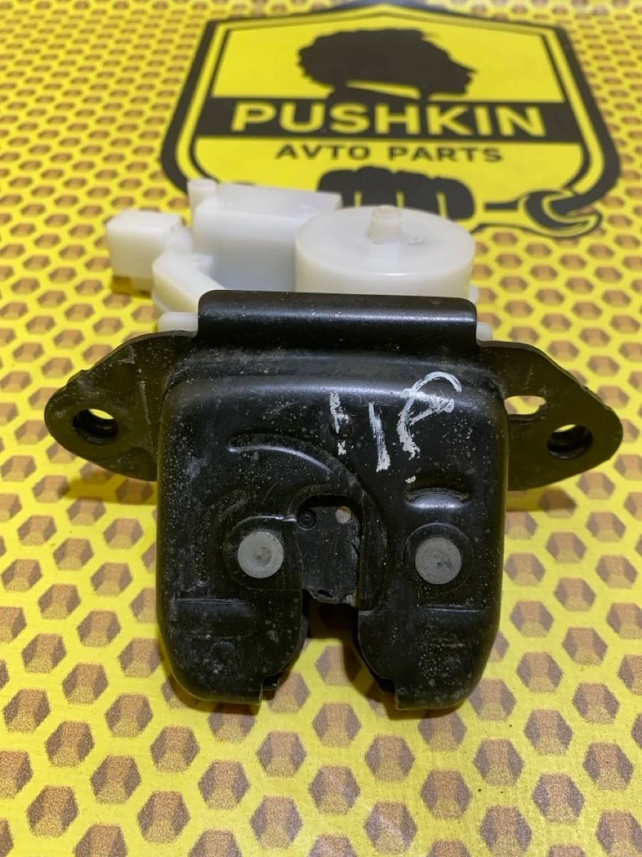 Замок багажника Nissan Qashqai 2019 905024EA1B J11 MR20