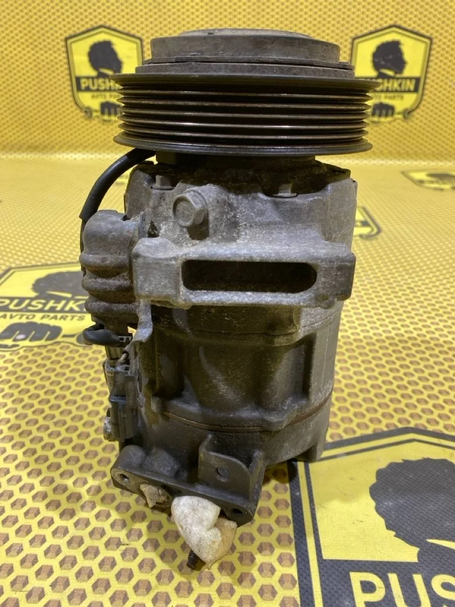 Компрессор кондиционера Nissan Qashqai 2019 926004EF0A J11 MR20