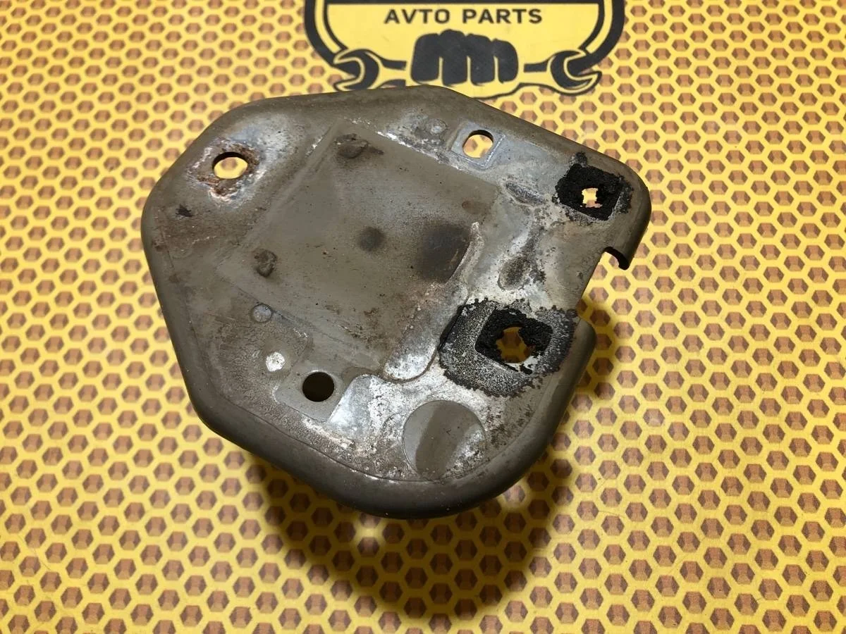 Кронштейн усилителя бампера Nissan Qashqai 2019 H52104EAMA J11 MR20, задний правый