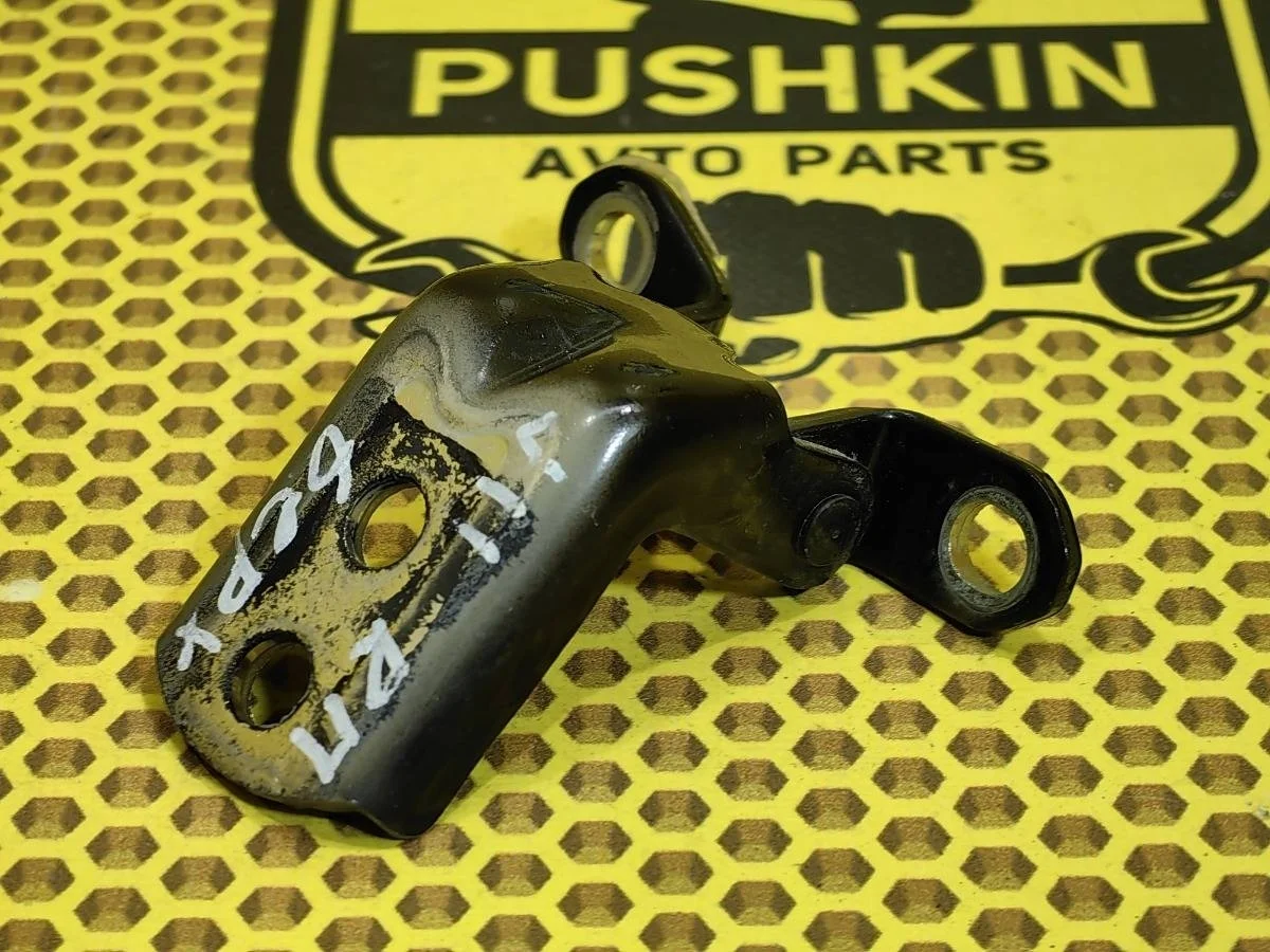 Петля двери Nissan Qashqai 2019 824204EA0A J11 MR20, передняя правая