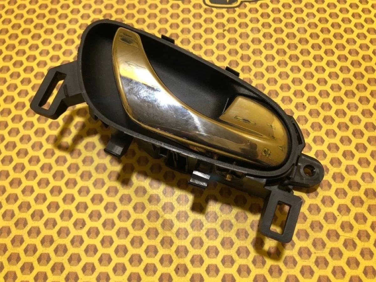 Ручка двери внутренняя Nissan Qashqai 2019 806704EA1A J11 MR20, задняя правая