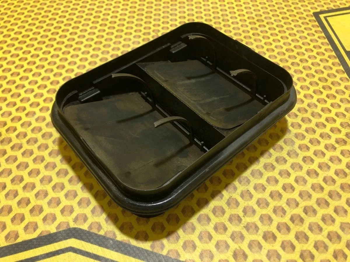 Клапан вентиляции кузова Nissan Qashqai 2014 76804JD00A J11 MR20DD, задний правый