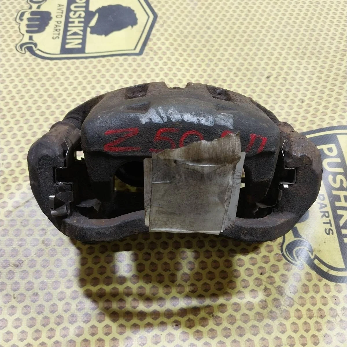 Суппорт Nissan Murano 2005 41001CA01A Z50 VQ35, передний правый