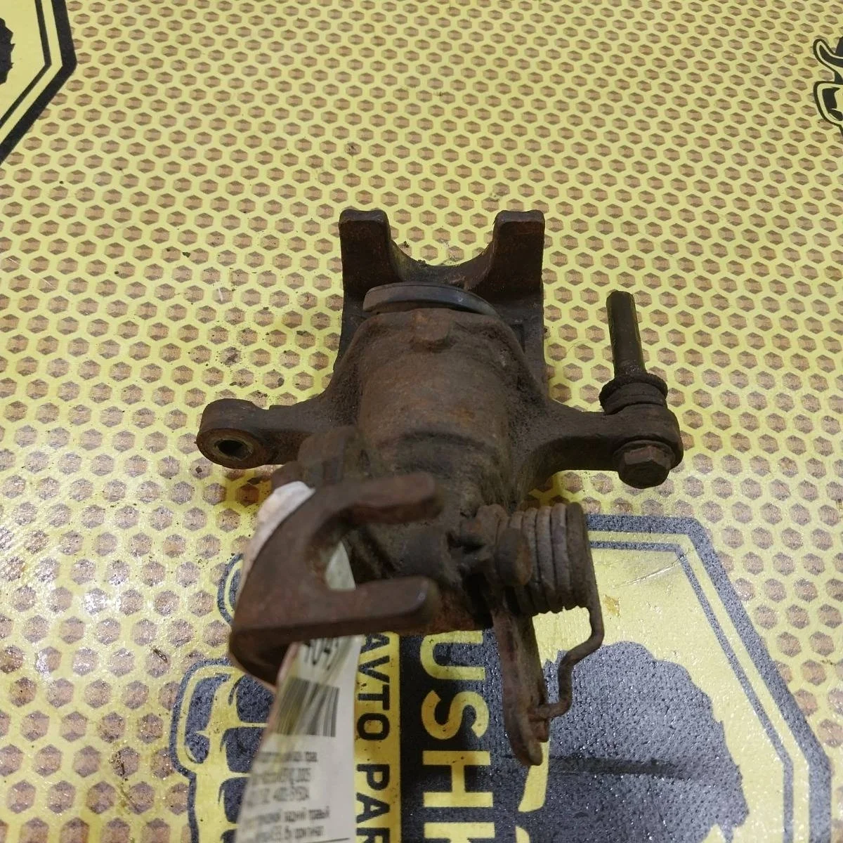 Суппорт Nissan Maxima 2005 440013Y501 A33 VQ, задний правый