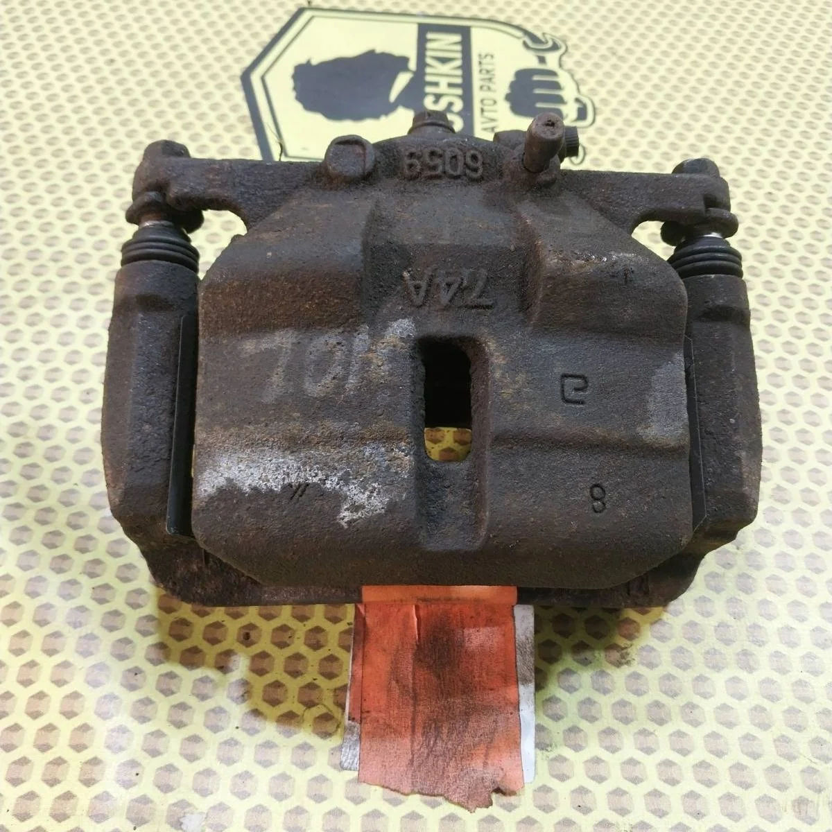 Суппорт Nissan Qashqai 2011 41011JD00A J10, передний левый