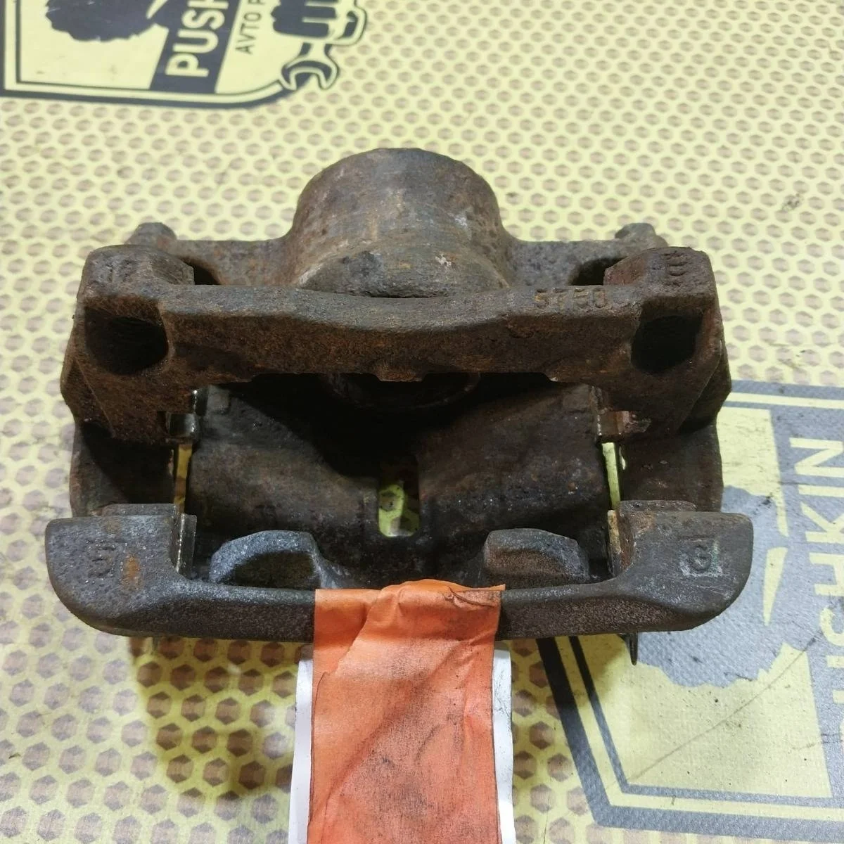 Суппорт Nissan Qashqai 2015 410114EA0A J11, передний левый