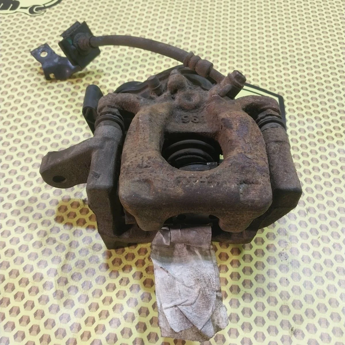 Суппорт Nissan Qashqai 2014 440114EA0A J11, задний левый