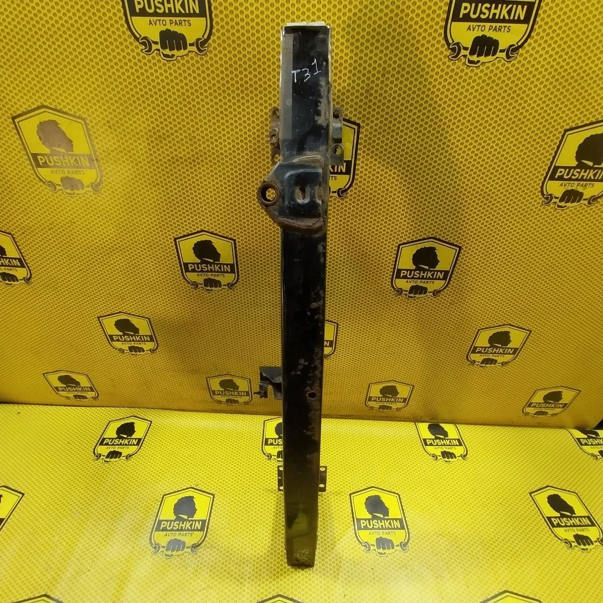 Усилитель бампера Nissan Xtrail 2009 62030JG00A T31, передний