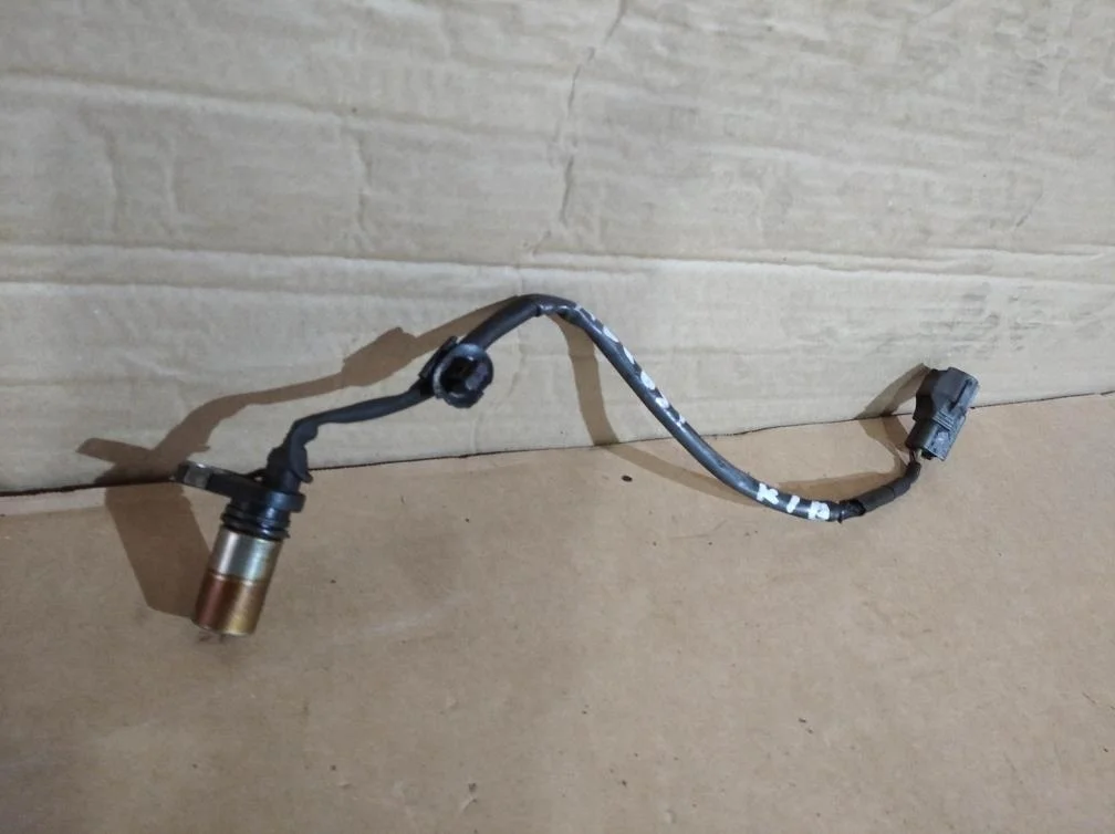 Б.у. датчик коленвала TOYOTA NOAH AZR60 TOYOTA NOAH AZR60
