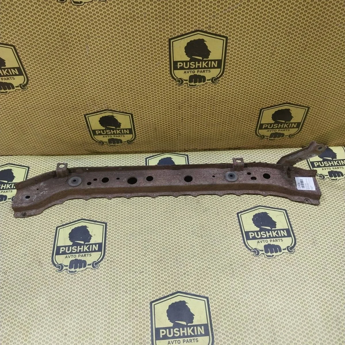 Часть тв панели Nissan Tiida 2008 62530EL030 C11, передний