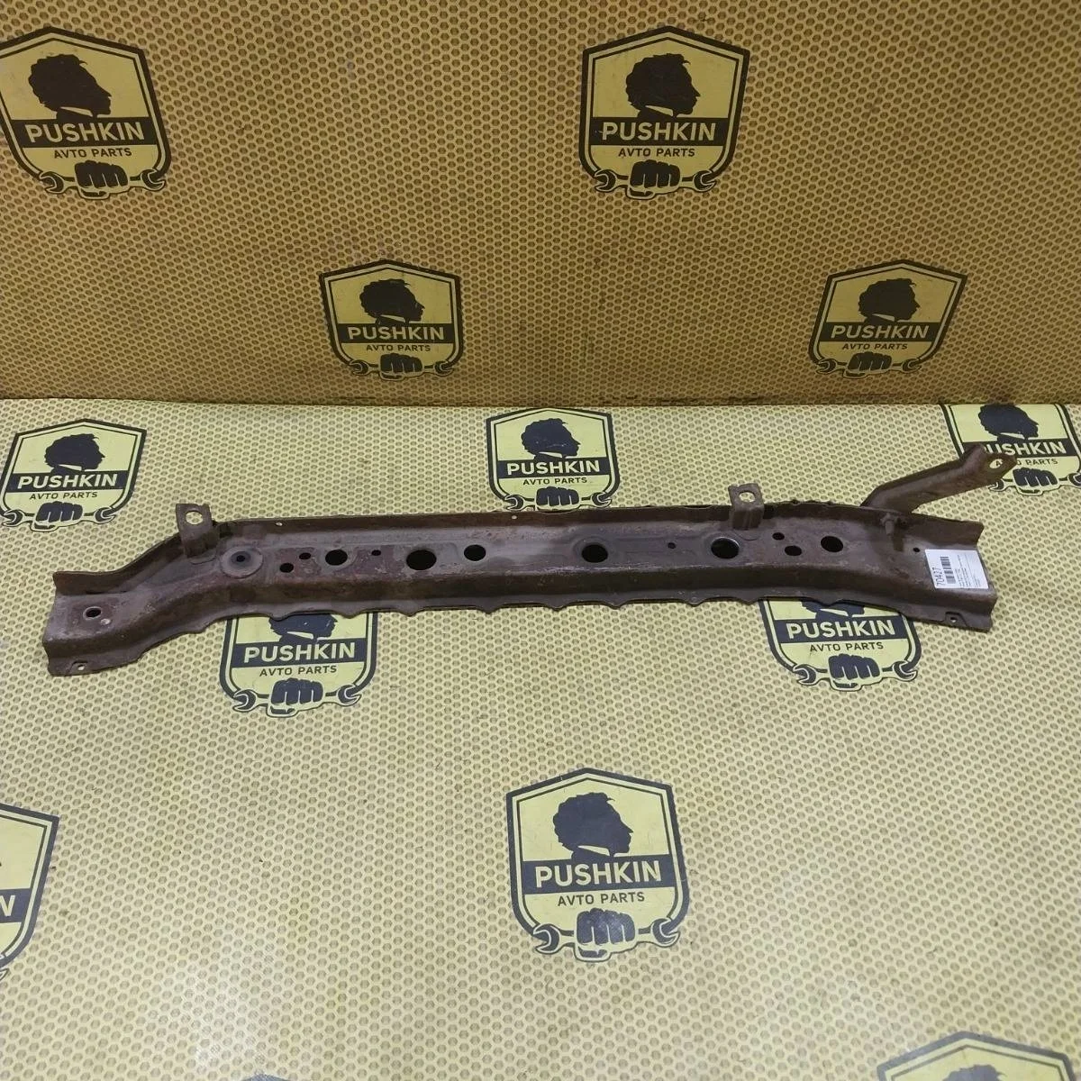 Часть тв панели Nissan Tiida 2008 62530EL030 C11, передний