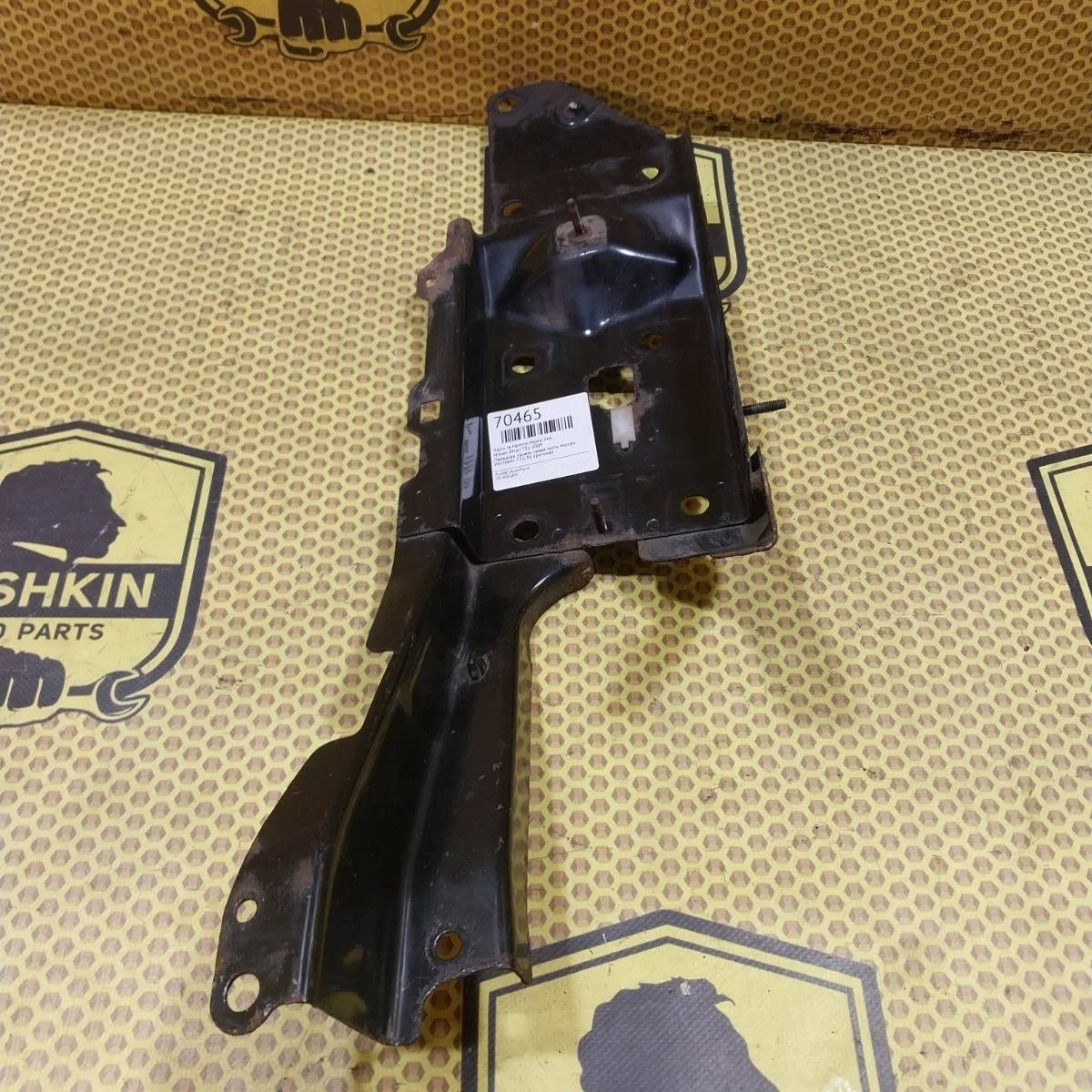 Часть тв панели Nissan Xtrail 2009 62521JG00B T31, передний правый