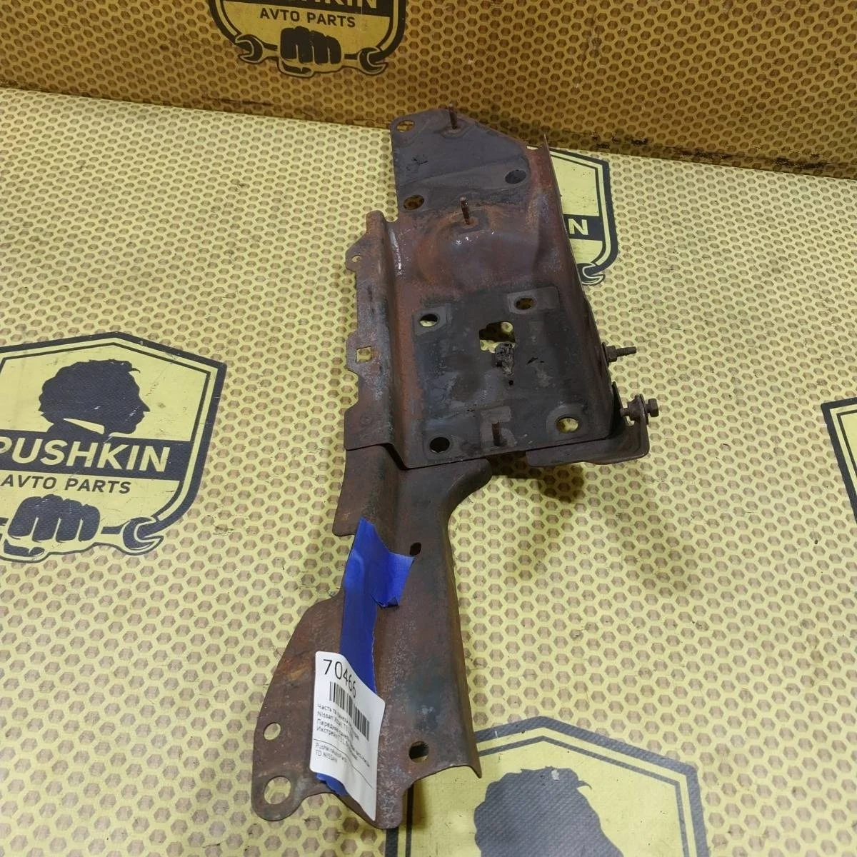 Часть тв панели Nissan Xtrail 2009 62520JG00A T31, передний правый