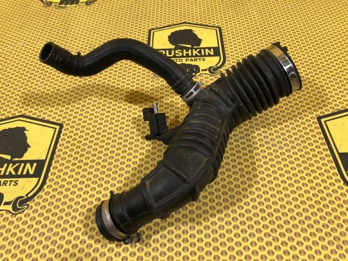 Патрубок воздушного фильтра гофра Nissan Qashqai 2014 165764ED0A J11 HRA2DDT