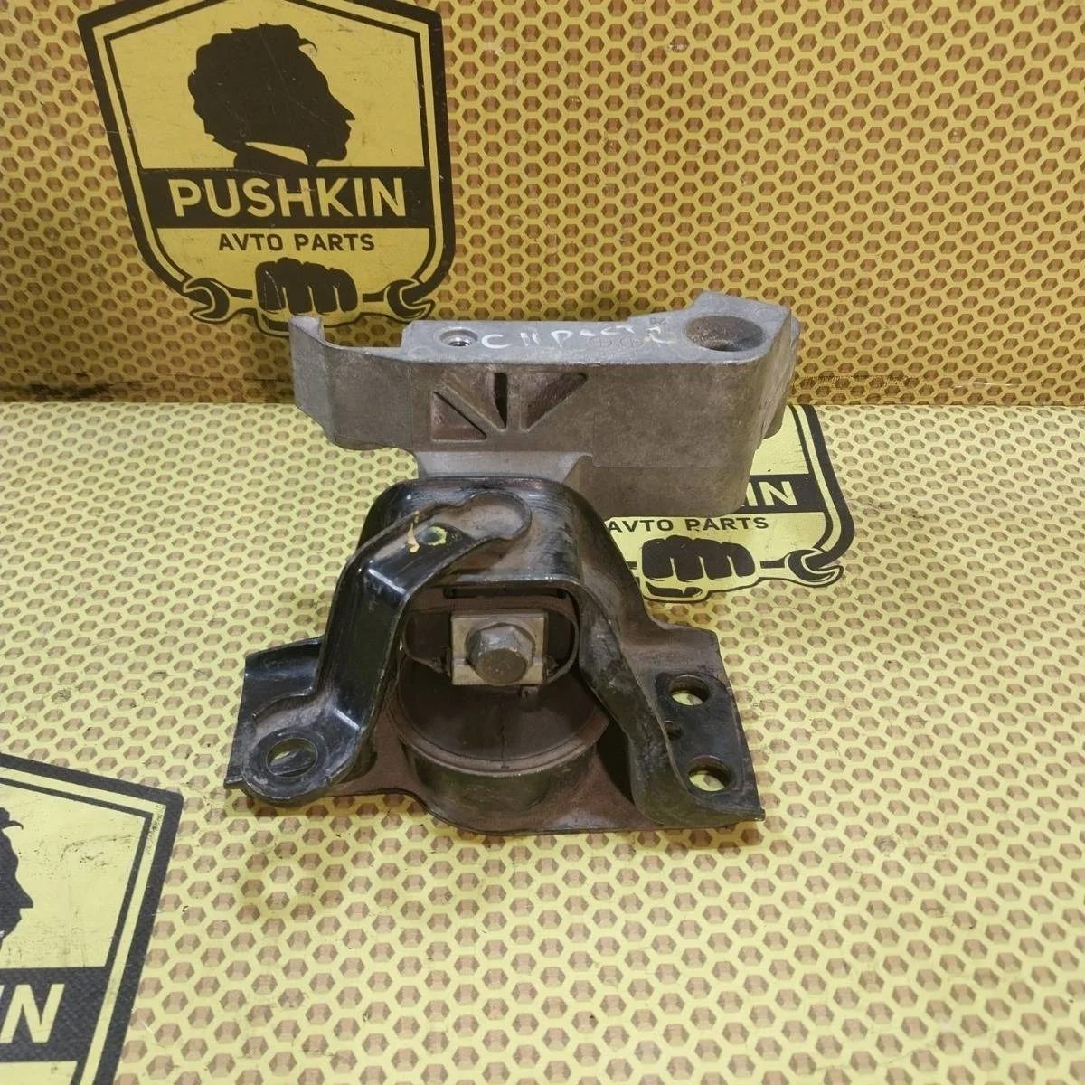 Опора ДВС Nissan Tiida 2008 11210ED50B C11 HR, правая