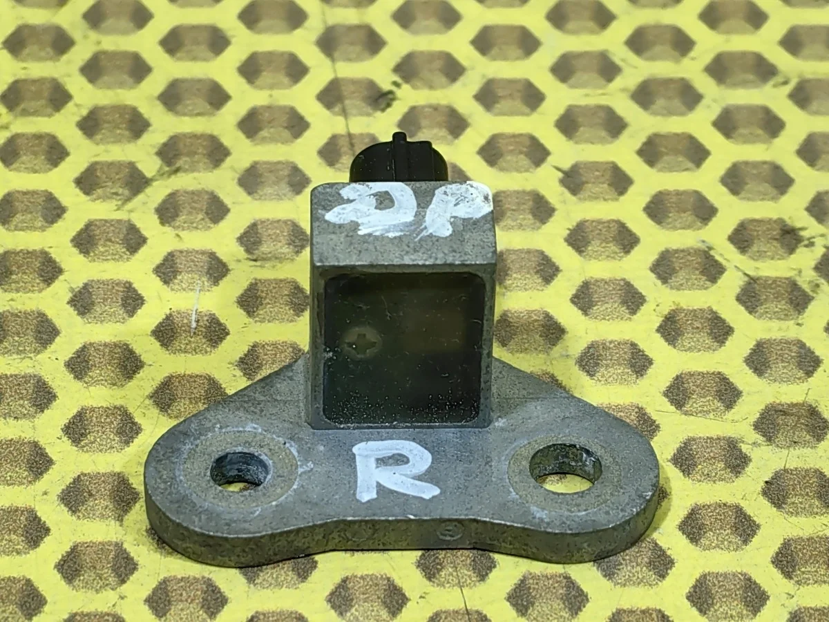 Датчик удара AIRBAG SRS Nissan X-TRAIL 2008 98830EG025 T31 MR20DE