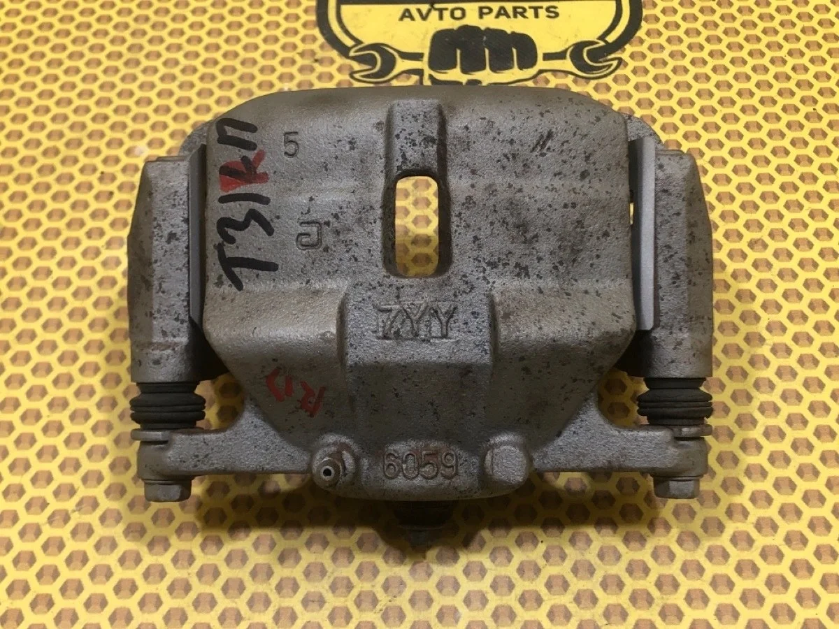 Суппорт Nissan X-Trail 2008 41001JD00A T31 MR20DE, передний правый