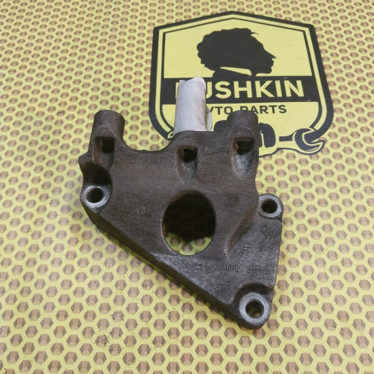 Кронштейн опоры двигателя Nissan Note 2008 11231AX600 E11 CR, правый