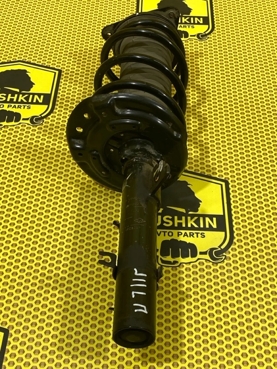 Амортизатор подвески Nissan Qashqai 2017 54303BM92A J11 MR20DD, передний левый