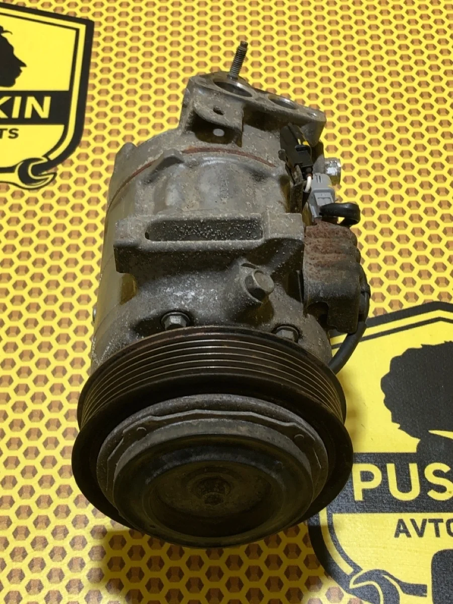 Компрессор кондиционера Nissan Qashqai 2017 926004EF0A J11 MR20DD