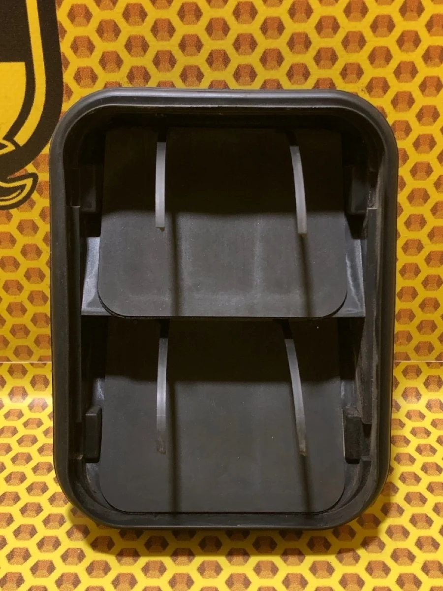 Решетка вентиляционная Nissan Qashqai 2017 76804JD00A J11 MR20DD, задняя