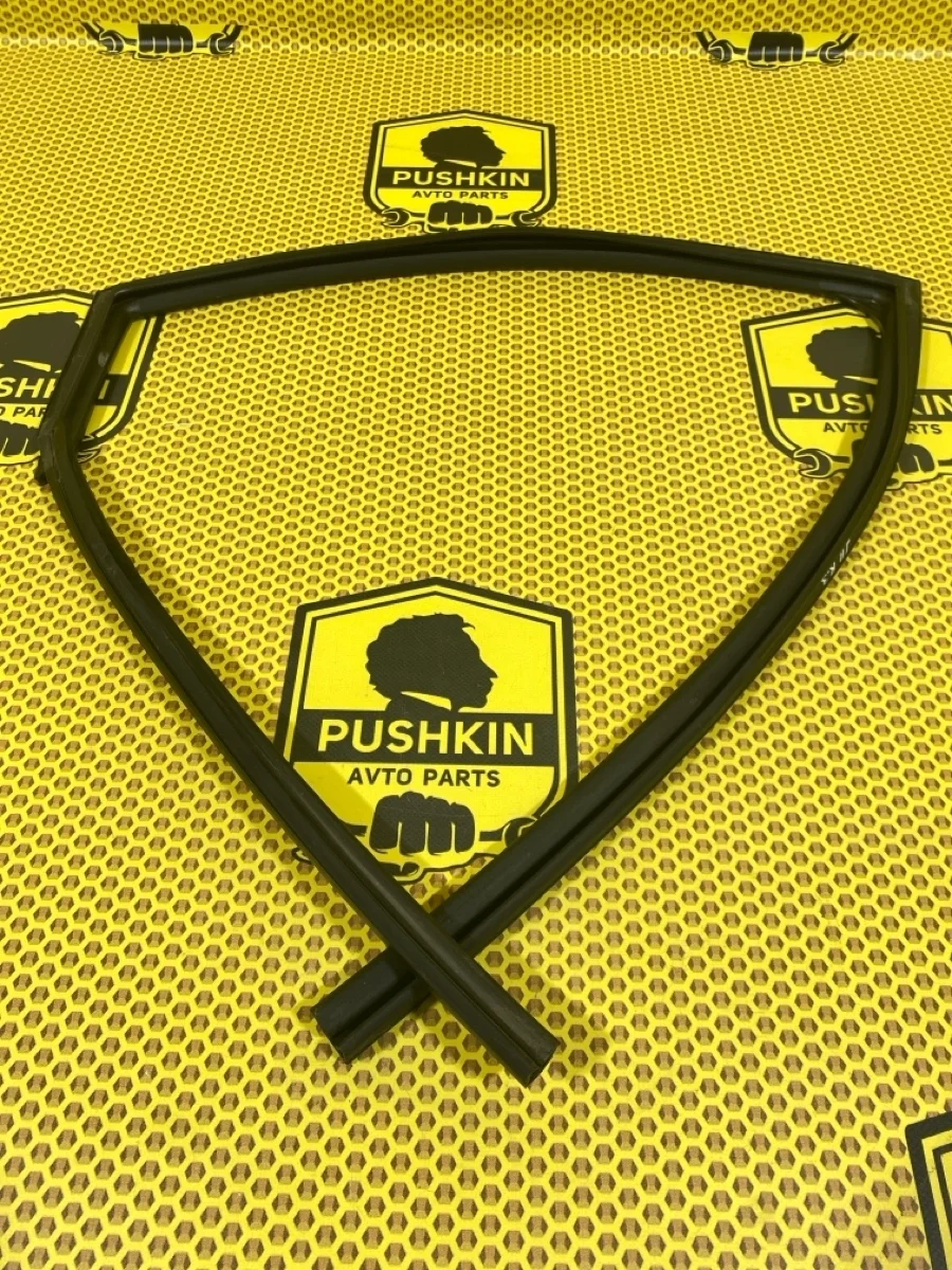 Уплотнитель стекла двери Nissan Qashqai 2017 82330BM90A J11 MR20DD, задний правый