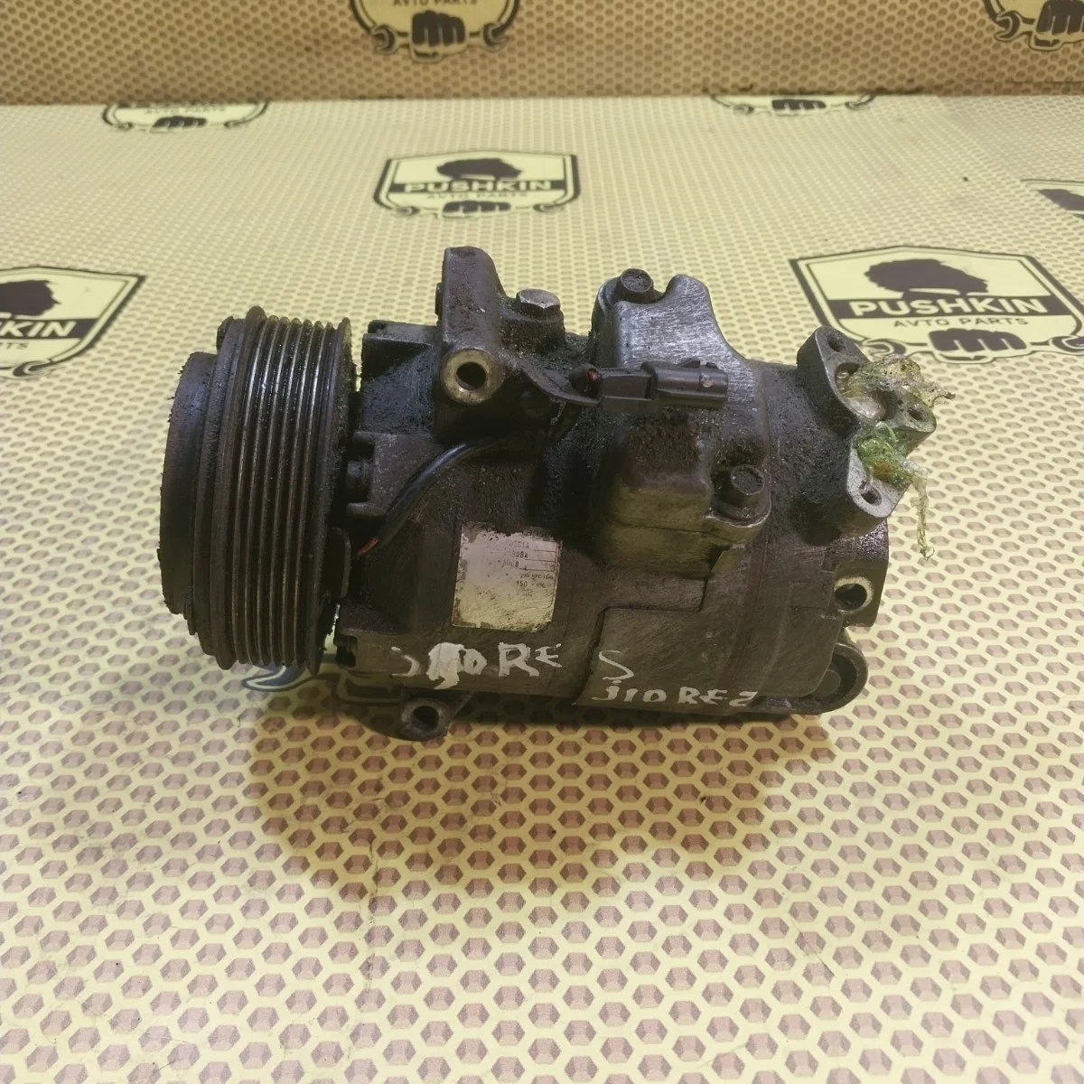 Компрессор кондиционера Nissan Qashqai 2008 92600JD200 J10 MR20