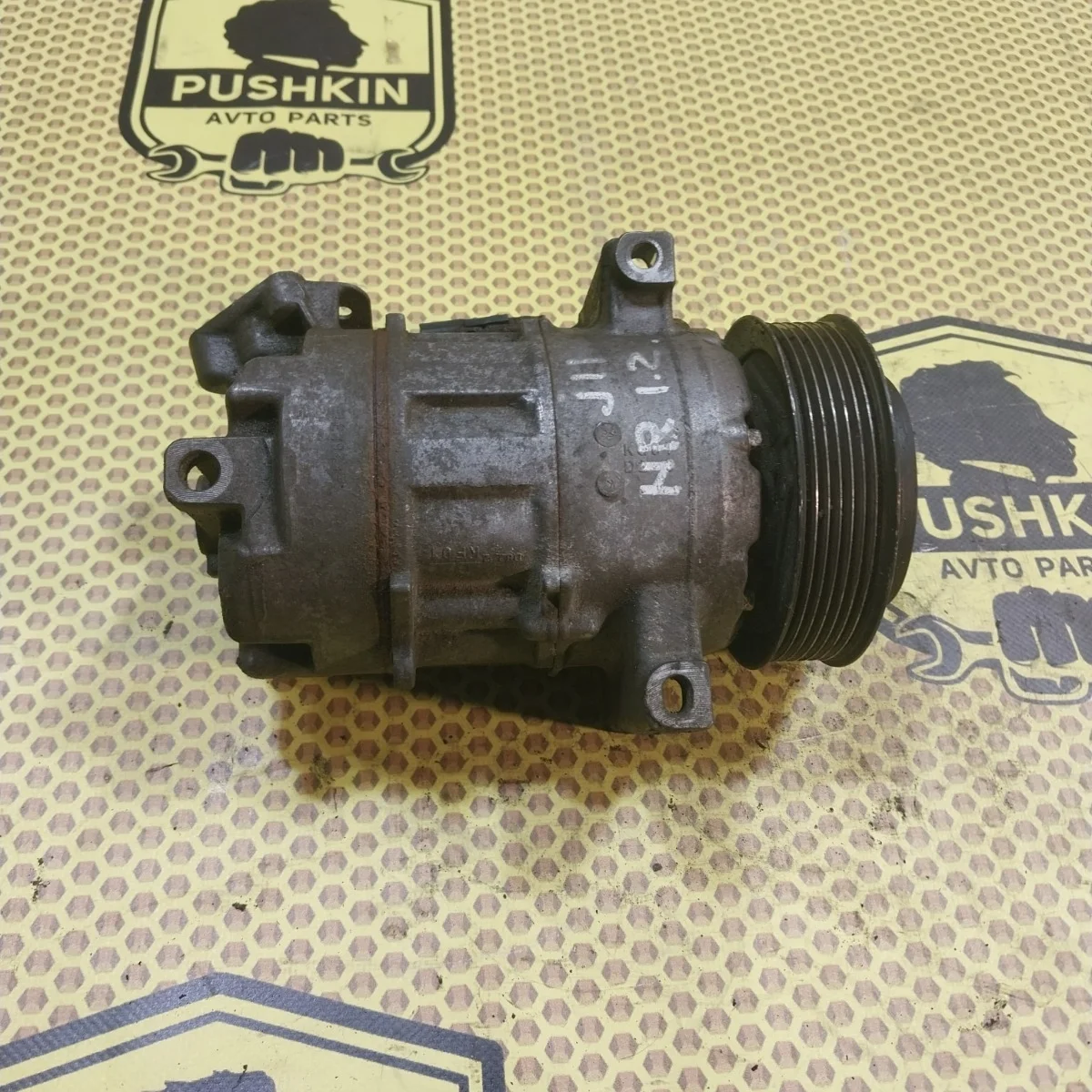 Компрессор кондиционера Nissan Qashqai 2015 926004EB0A J11 MR20