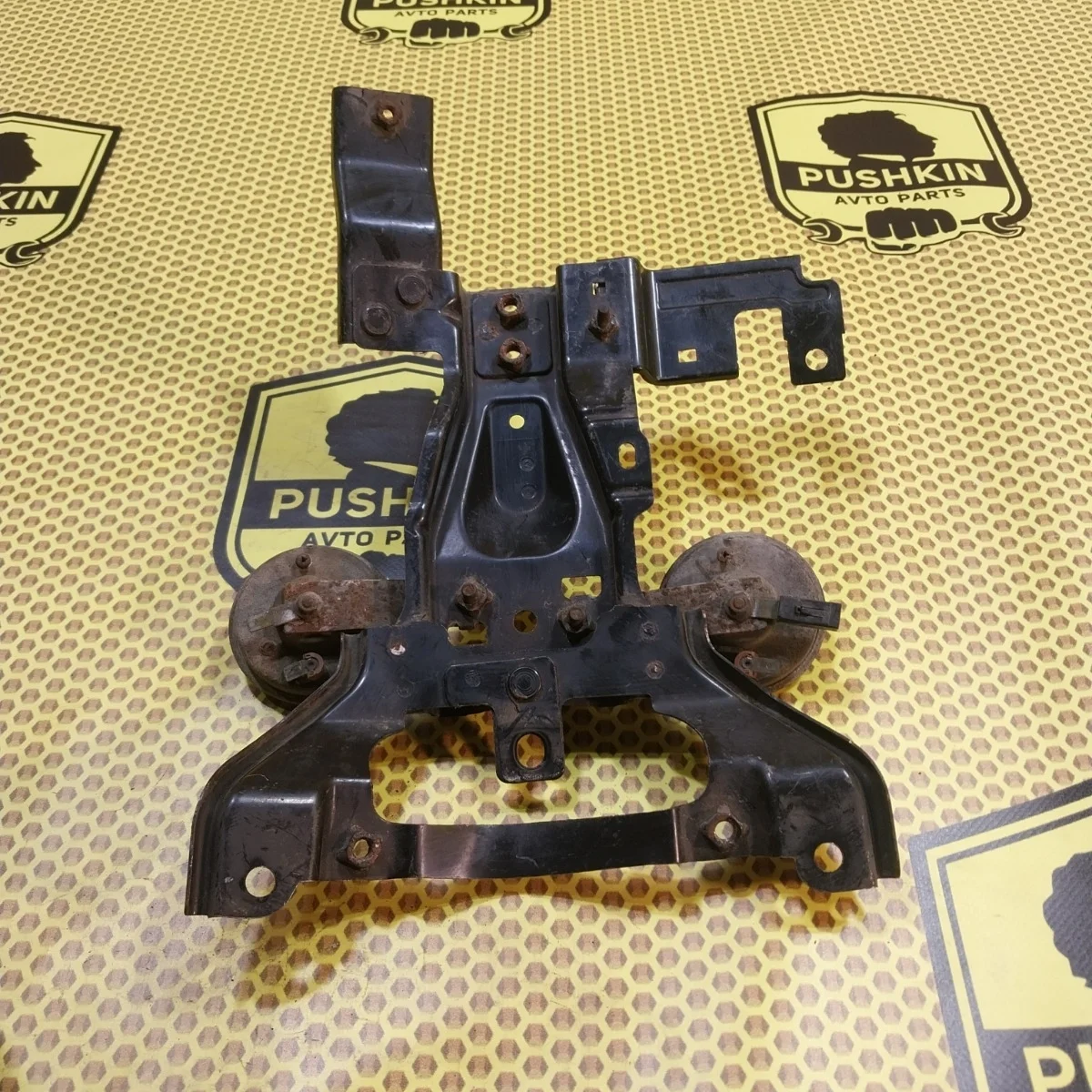 Часть тв панели Nissan Xtrail 2009 62550JG00B T31