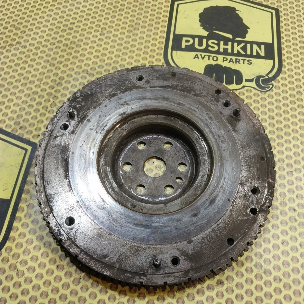 Маховик МКПП Nissan Tiida 2009 123101KA0A C11 HR16