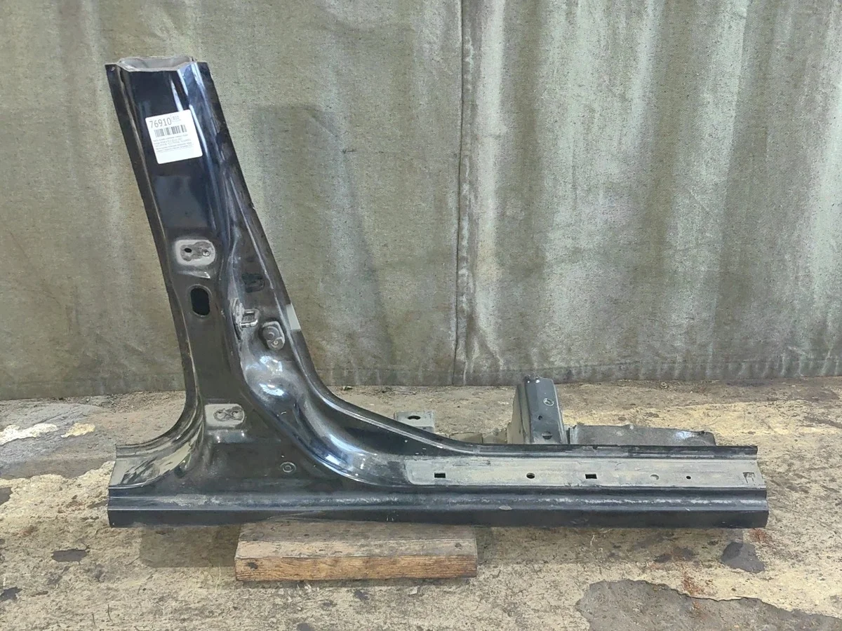 Часть кузова стойка с порогом Nissan Almera 2007 7601195F0B B10 QG16, передний левый