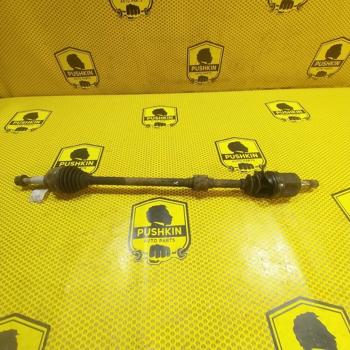 Привод МКПП Nissan Tiida 2009 391009EL0B C11 HR16, передний правый