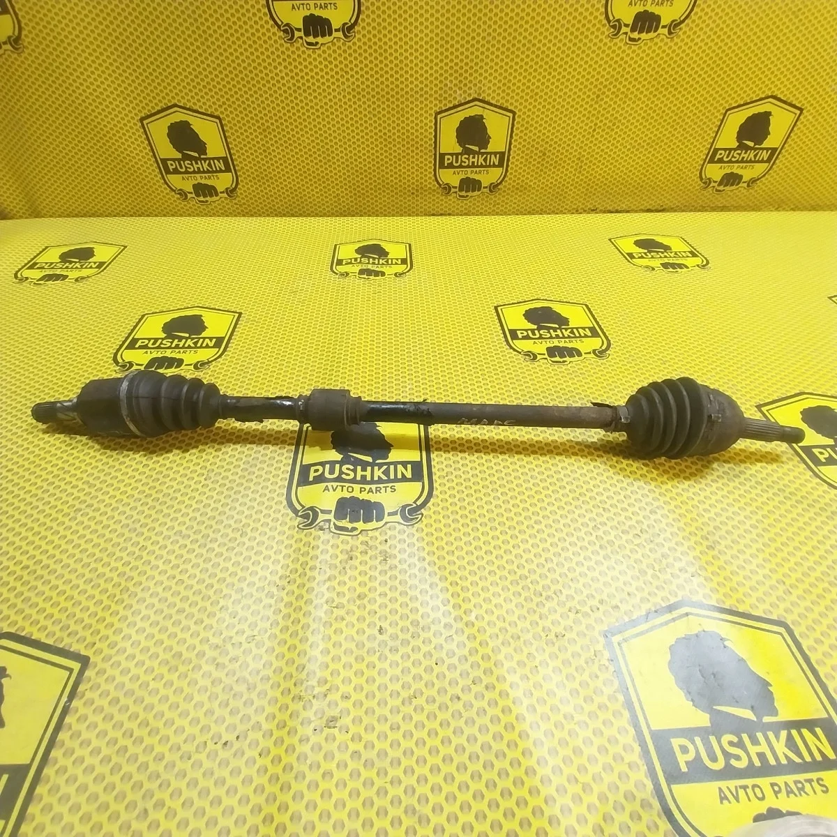 Привод МКПП Nissan Micra 2005 39100AY100 K12 CR, передний правый