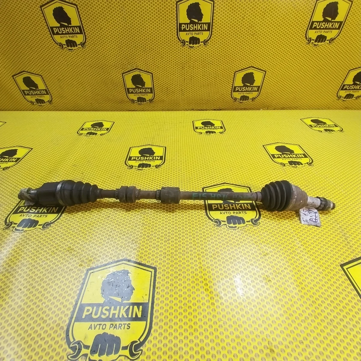 Привод МКПП Nissan Juke 2011 391001KA0A F15 HR16, передний правый