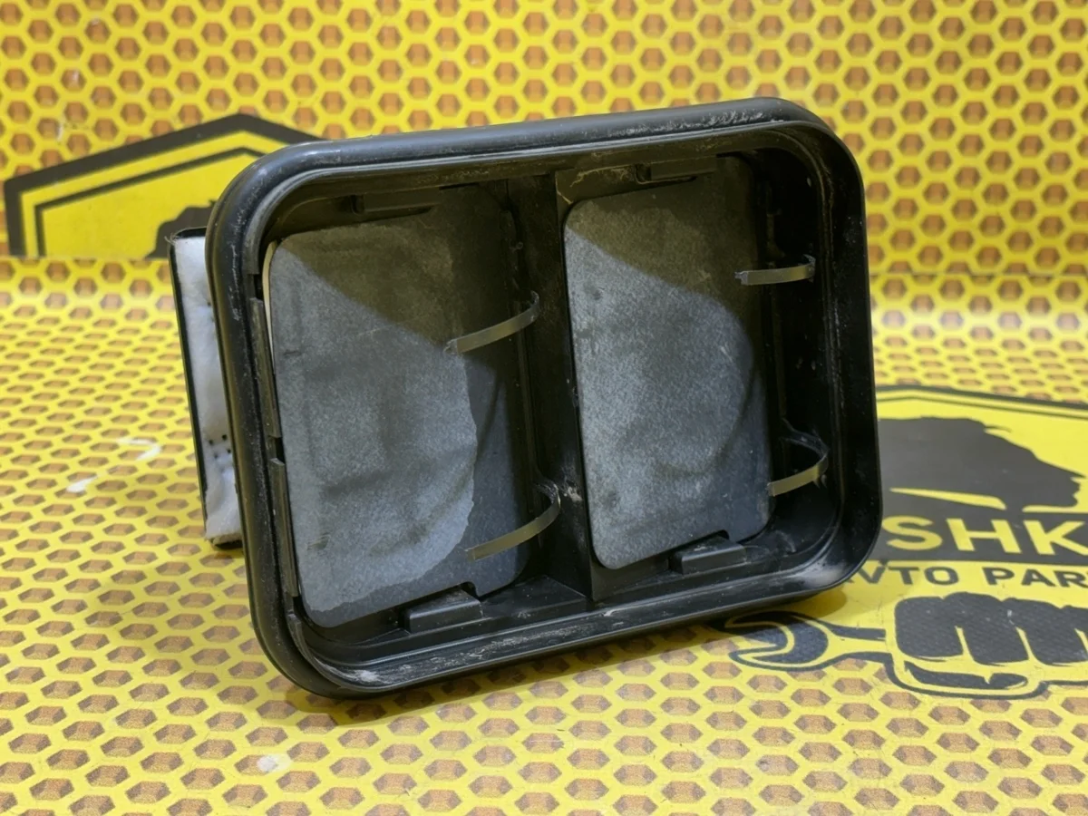 Решетка вентиляционная Nissan X-Trail 2017 768044CL0A T32 QR25DE, правая