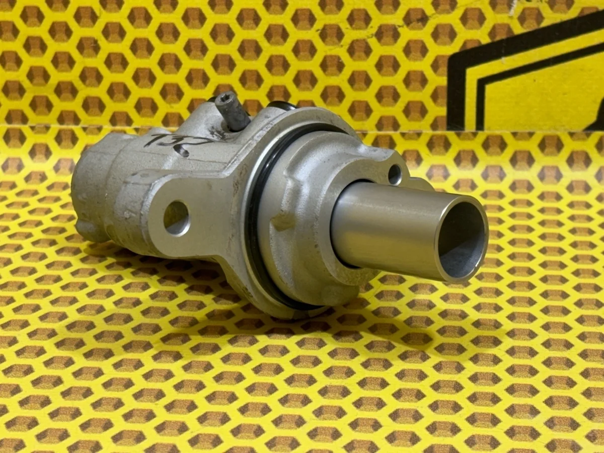 Главный тормозной цилиндр Nissan X-TRAIL 2017 460104EH1A T32 QR25DE