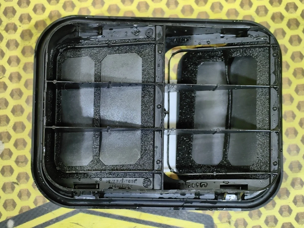 Решетка вентиляционная Nissan Qashqai 2010 76804JD00A J10 MR20DE