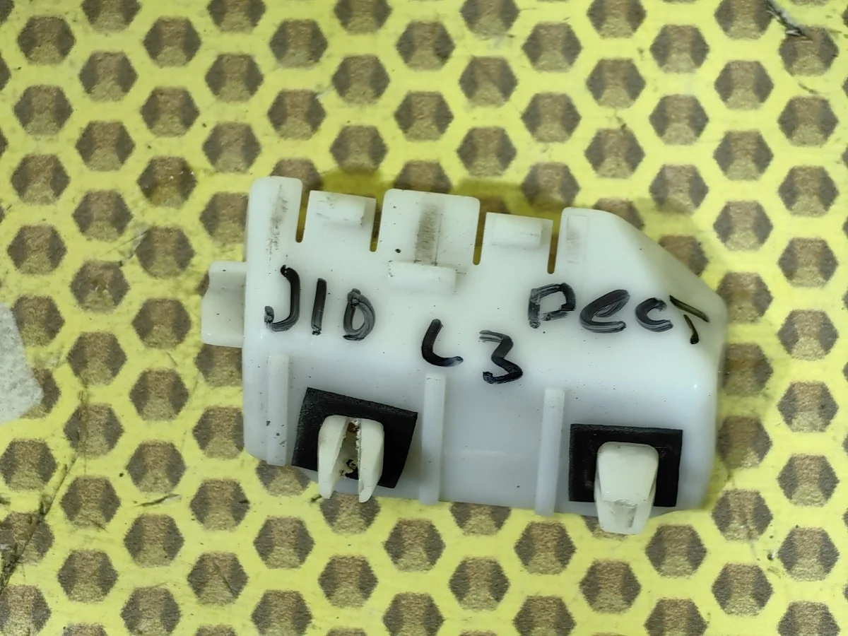 Крепление бампера Nissan Qashqai 2010 85227JD01A J10 MR20DE, заднее левое