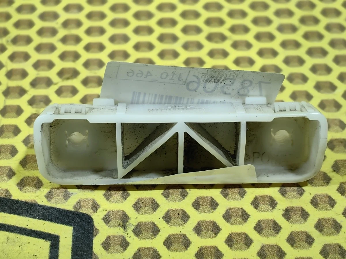 Кронштейн бампера Nissan Qashqai 2010 85222JD00A J10 MR20DE, задний правый