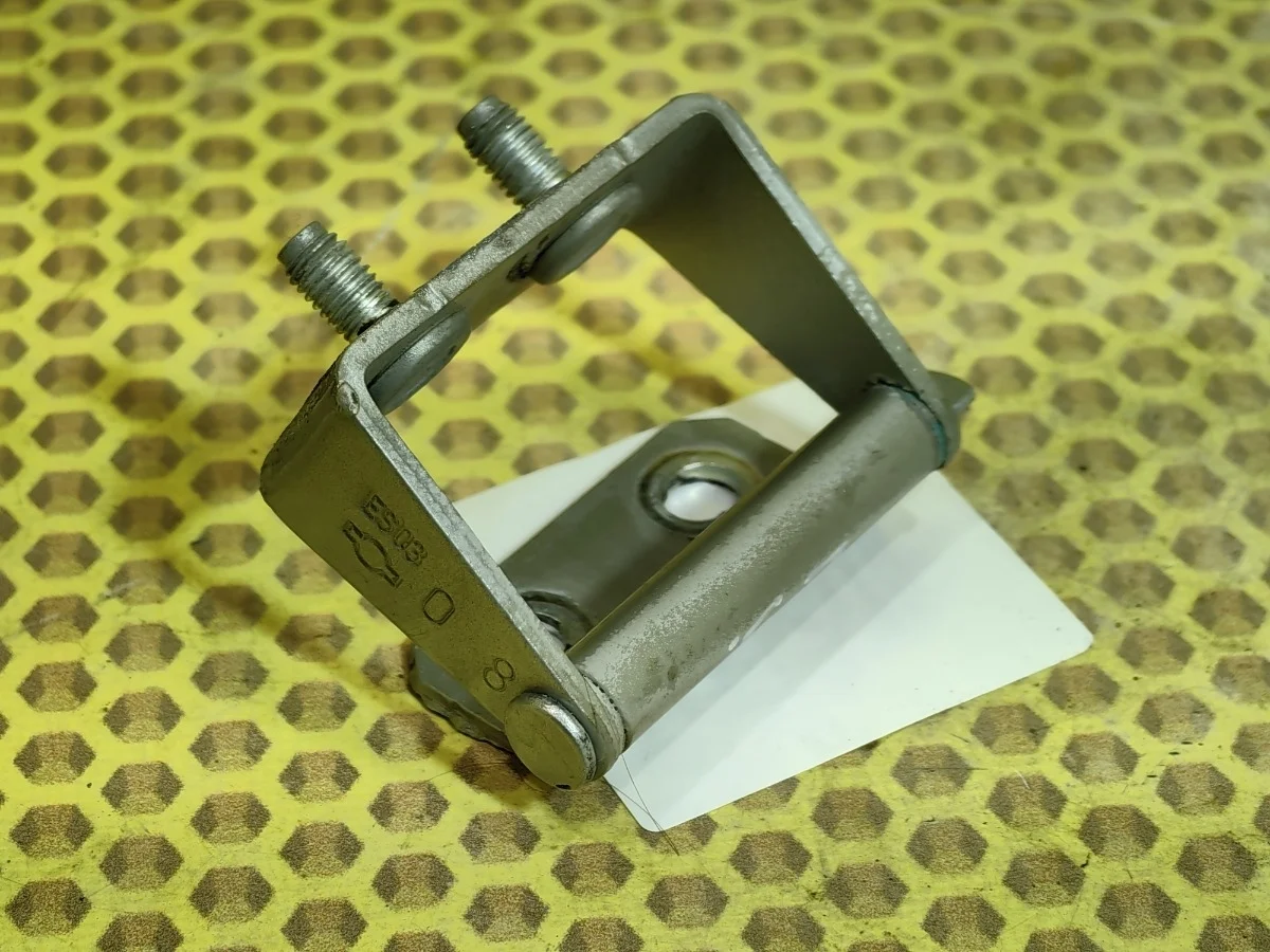 Петля багажника Nissan Qashqai 2010 90400AV730 J10 MR20DE, правая