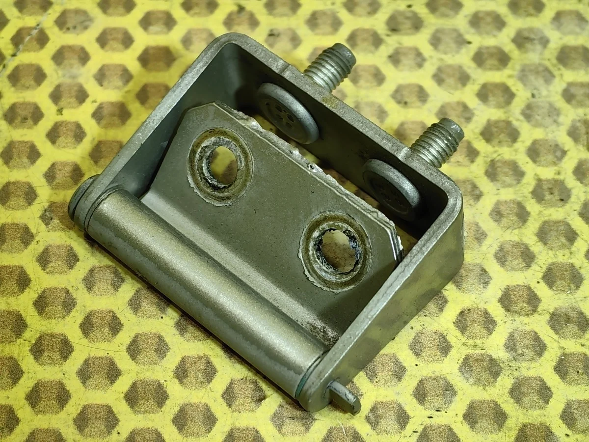 Петля багажника Nissan Qashqai 2010 90400AV730 J10 MR20DE, левая