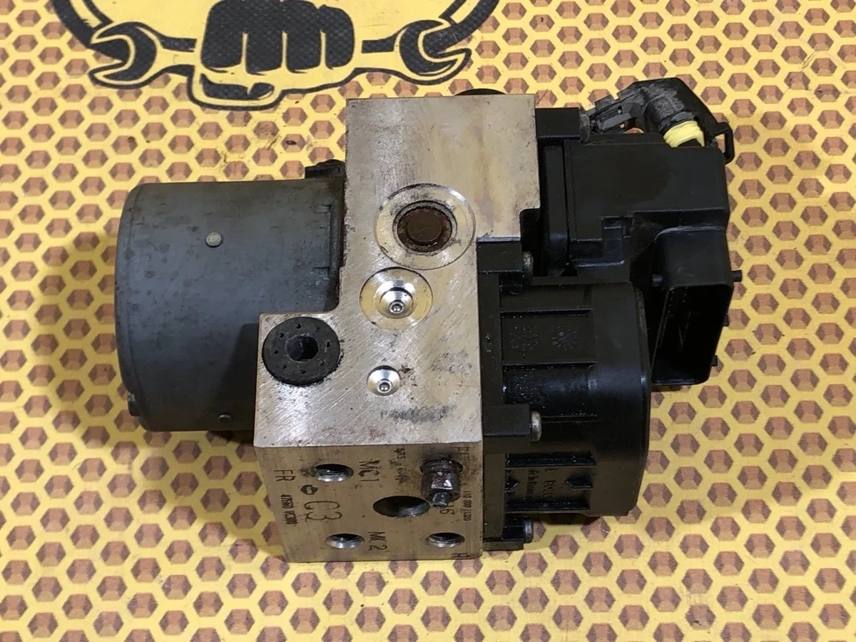 Блок АБС Nissan Patrol 2004 47660VC300 Y61 ZD30DDTI