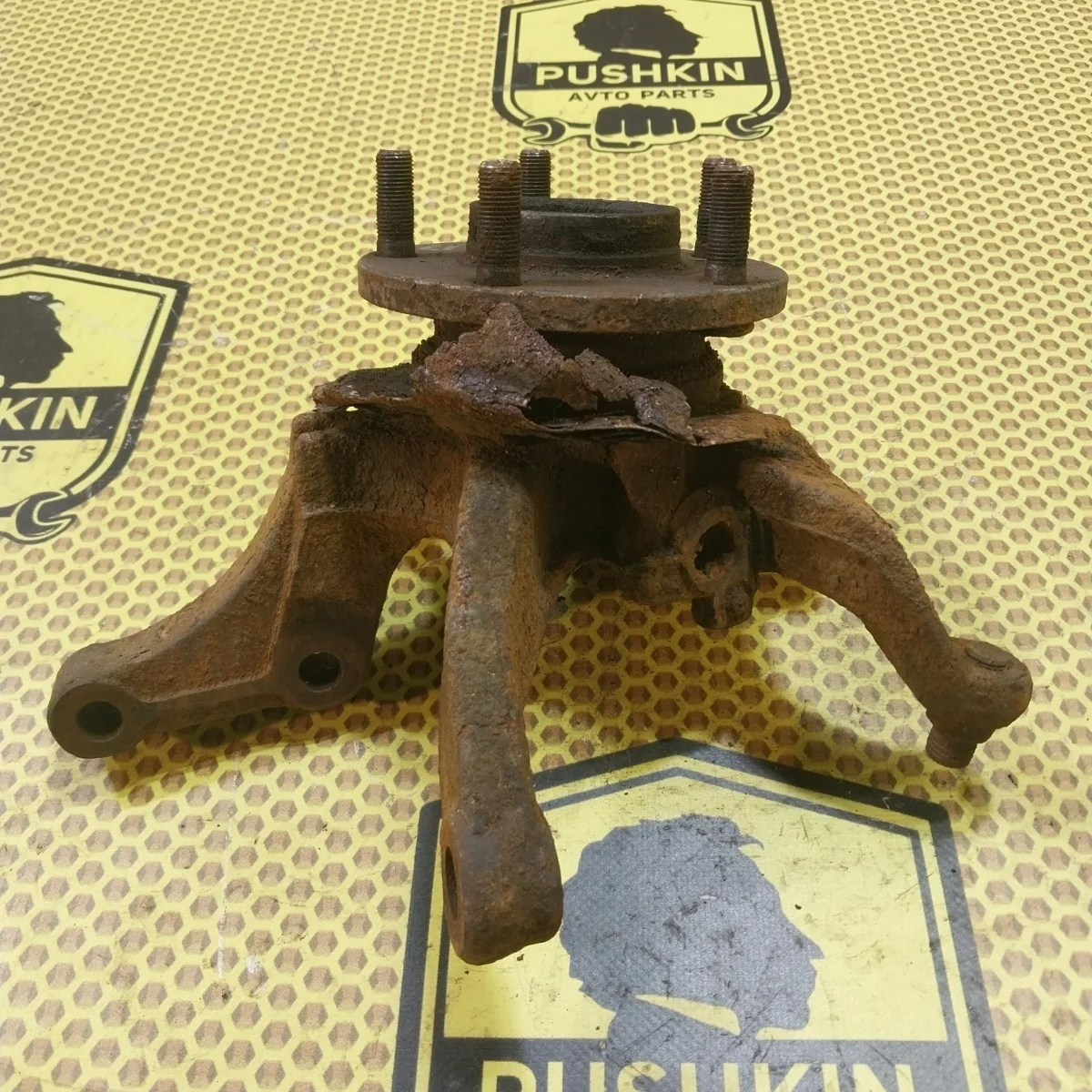 Кулак поворотный цапфа Nissan Xtrail 2005 400148H300 T30, передний правый