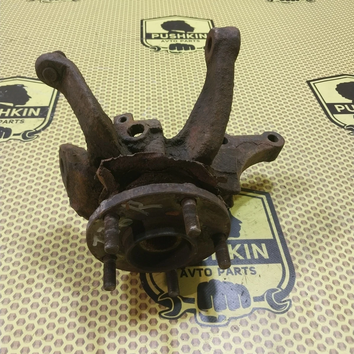 Кулак поворотный цапфа Nissan Xtrail 2005 400148H300 T30, передний правый